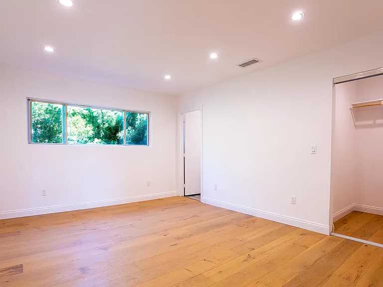 652 Vernon Ave #2 — Photo 3