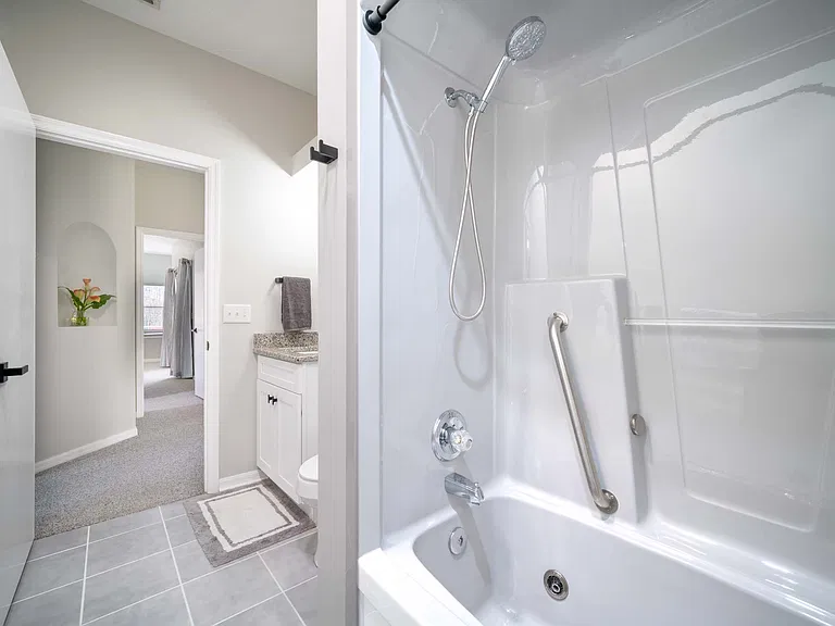 2209 N Brentwood Cir — Photo 3