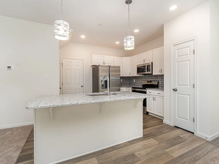 7869 Oak Brook Dr — Photo 8