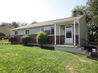 5 Dulles Dr W, Camp Hill, PA 17011