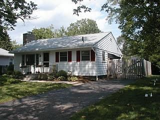 2nd image of 920 Pleasant Ridge Ave