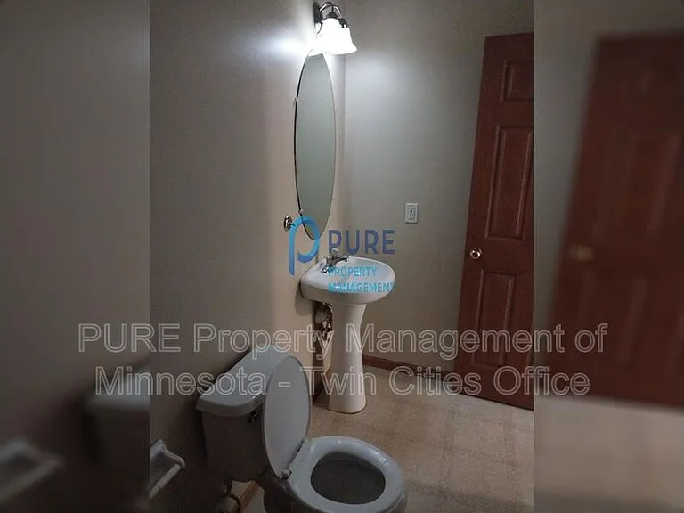 6742 Meadow Grass Ln S — Photo 16