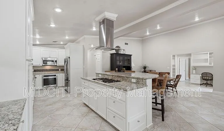 156 Trelawney St — Photo 11