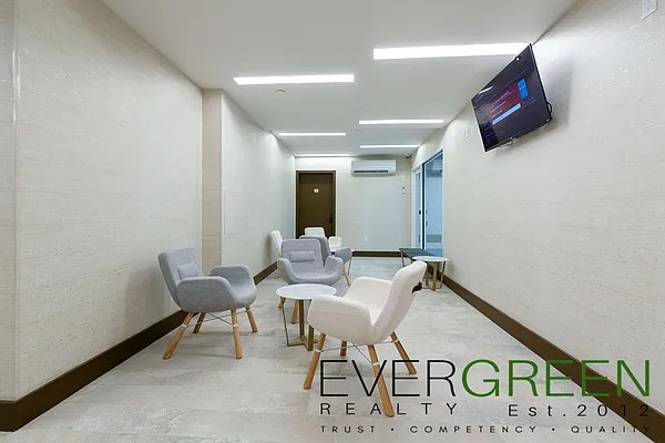 Rented by Evergreen Apartments BK | media 3