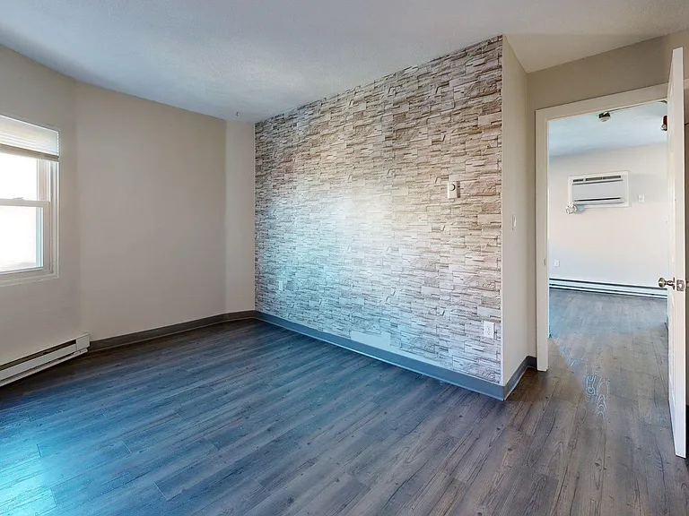 298 Meridian St #5 — Photo 9
