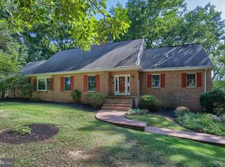 16 Beaver Rd, Hershey, PA 17033