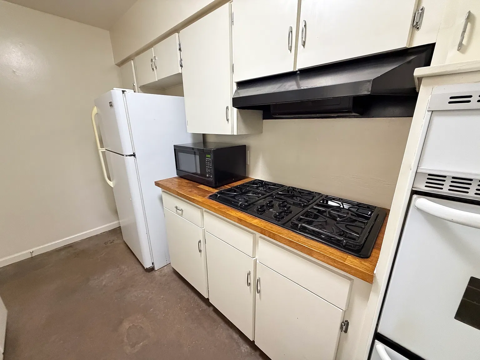 330 W Medlock Dr — Photo 4