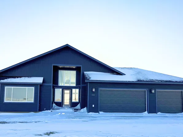 5081 Arrowhead Pl, Williston, ND 58801