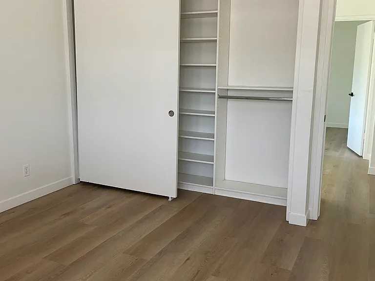 32001 Waterside Ln — Photo 12