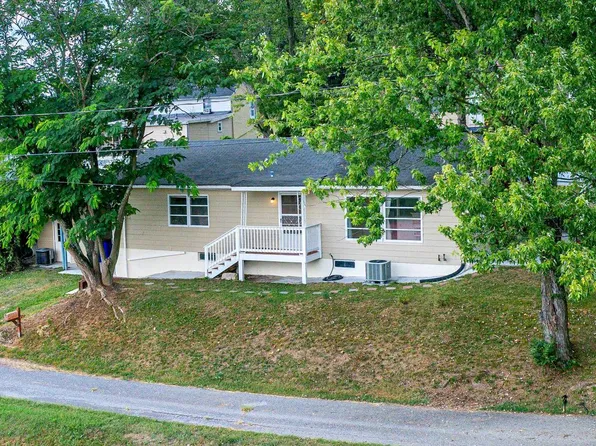 29 Parrell St, Hancock, MD 21750