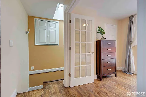 Rented by Oxford Property Group | media 37