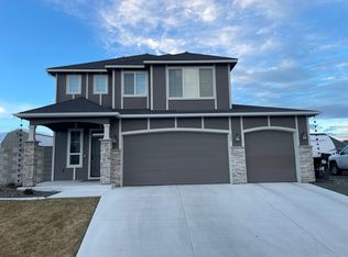 305 Ruby Ave, Grandview, WA