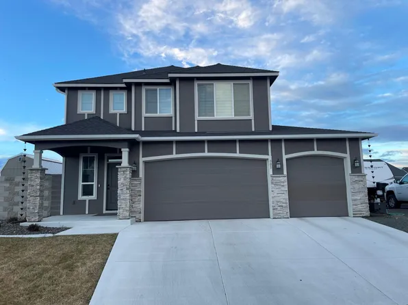 305 Ruby Ave, Grandview, WA 98930