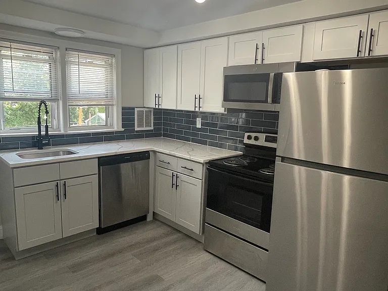 338 Park Ave #C — Photo 1