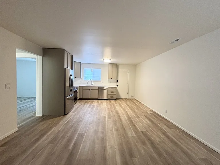 1583 E Stratford Ave #2 — Photo 4