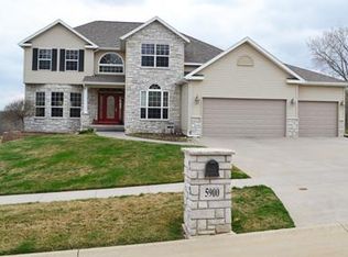 5900 Flagstone Dr NE, Cedar Rapids, IA 52402