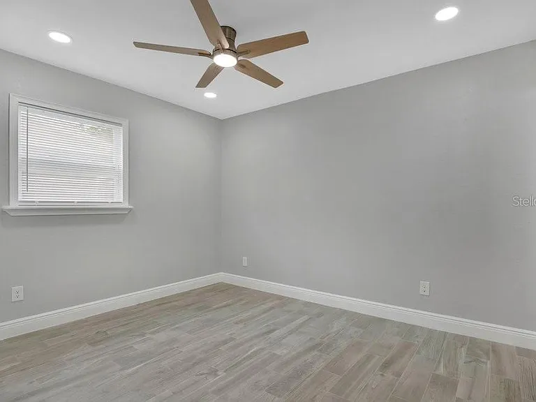 2115 Messina Ave — Photo 14