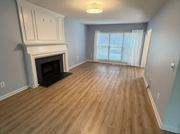 105 Catherwood Pl, Cary, NC 27518