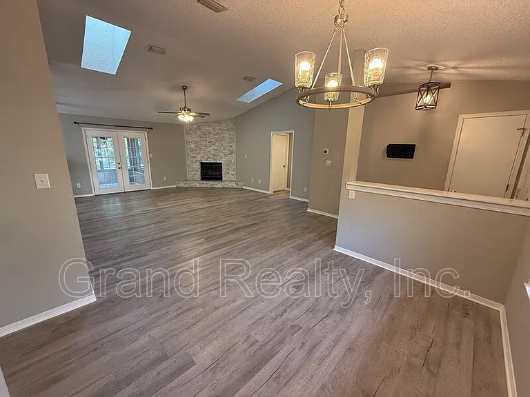 3965 Deerwood Cir — Photo 8