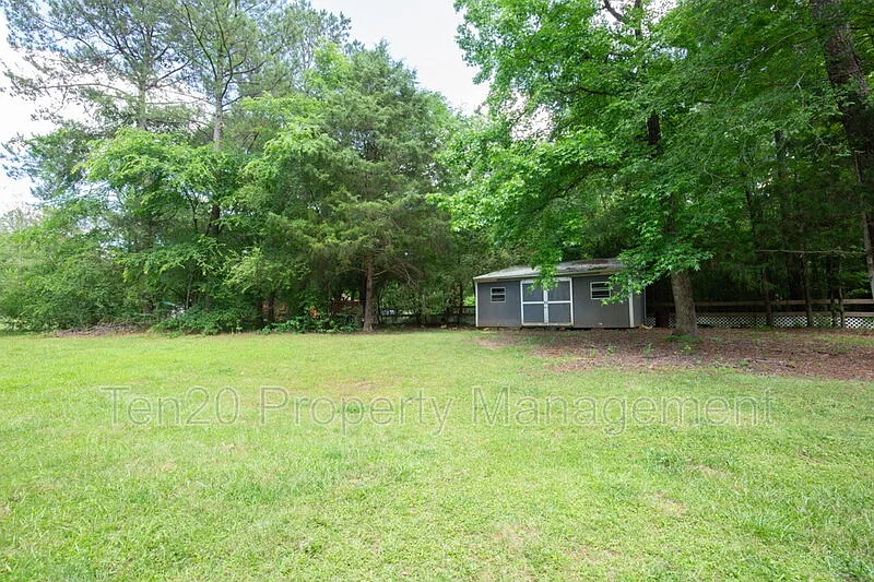 3 bed, 2.0 bath, 1419 sqft, $1,700 — Photo 4