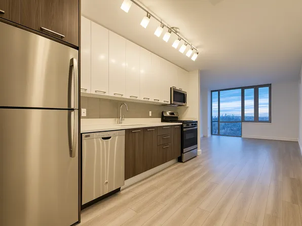 1524 Sheepshead Bay Road image 3 of 21