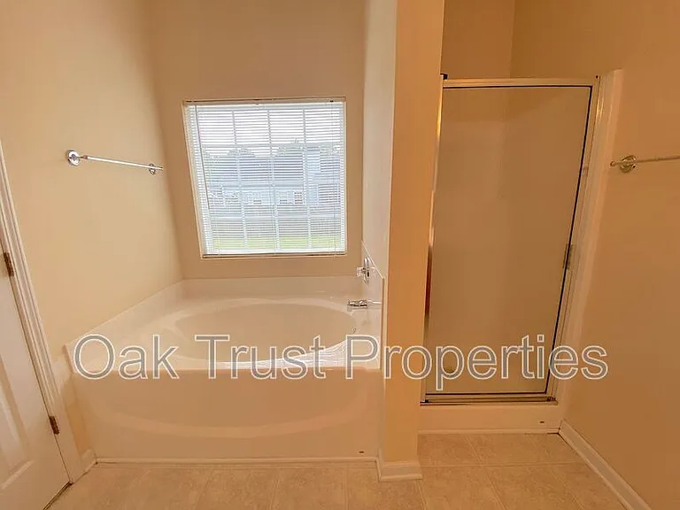 119 Speer St — Photo 13
