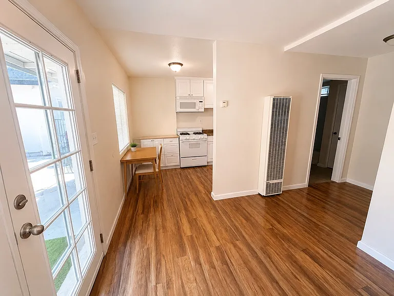 519 Elm Ave — Photo 4