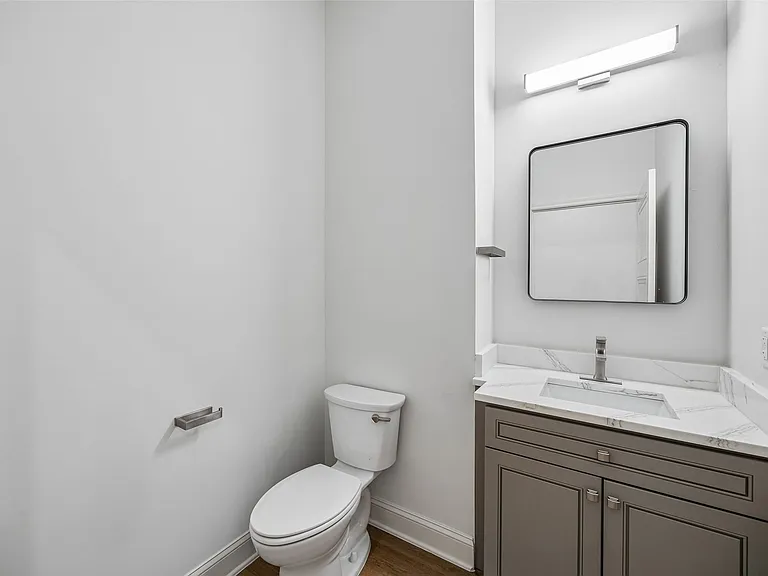 2010 Commerce St #B204 — Photo 7