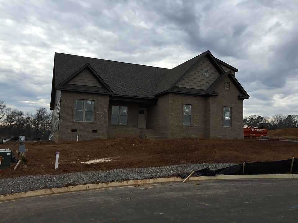 1st image of 136 Blue Heron Dr