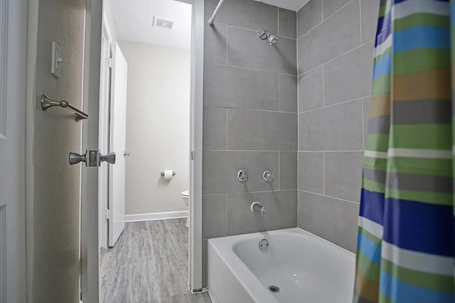 Parks on Taylor Apartment Homes — Photo 4