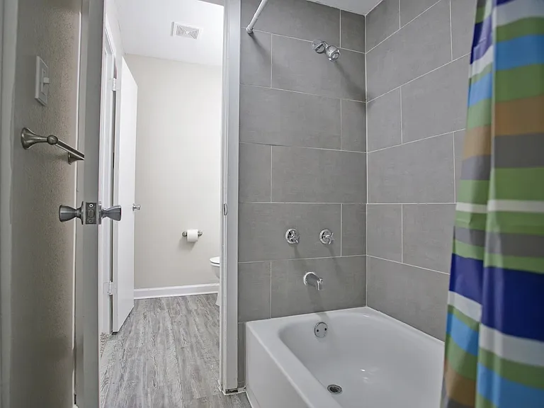 Parks on Taylor Apartment Homes — Photo 4