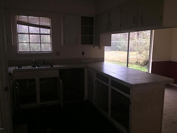 3rd image of 5616 New Castle Dr
