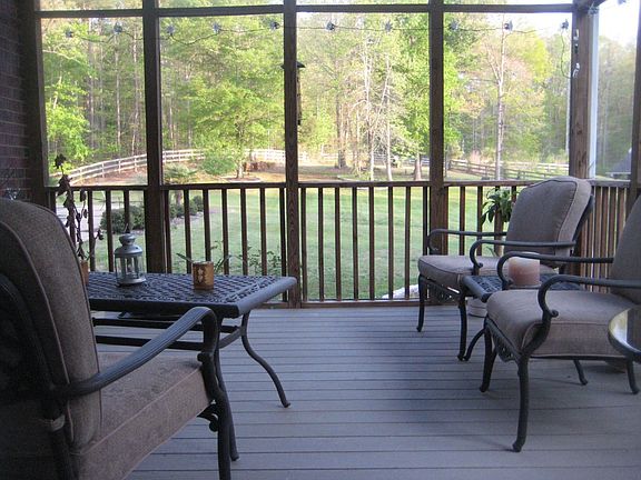 Screened-in Porch