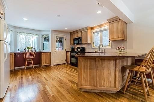 4th image of 123 Marian Dr