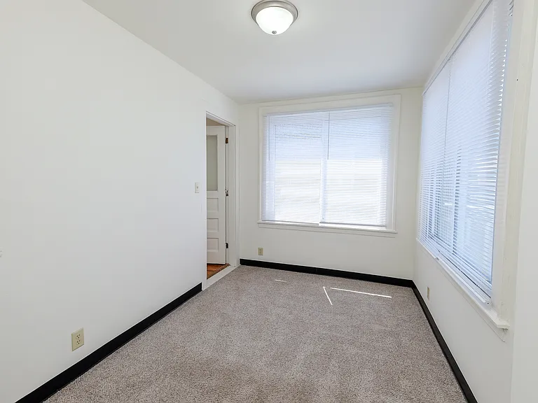 Snelling Villas — Photo 13