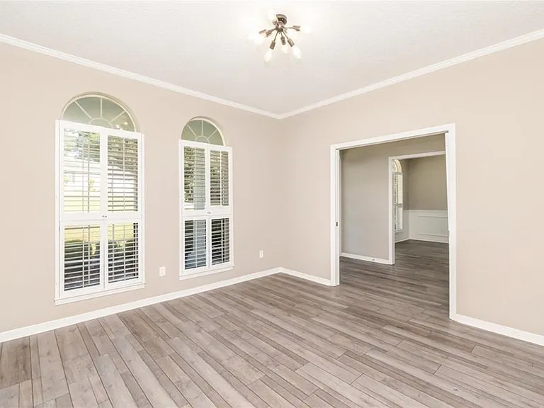 7490 Quency Dr — Photo 11