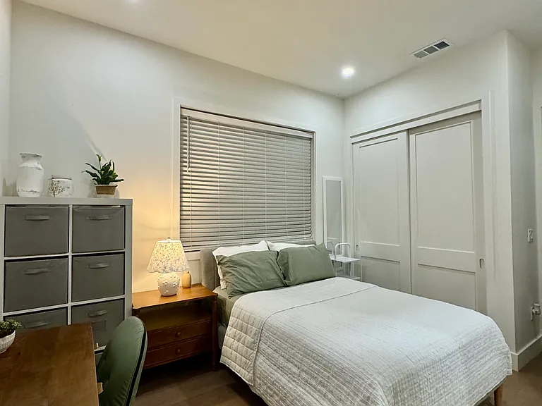 Joanne Ave — Photo 1