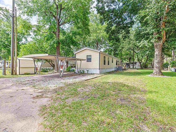 3rd image of 582 Mimosa Dr.