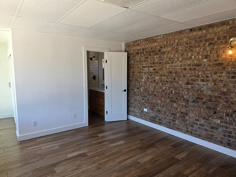 1731 E Redfield Rd — Photo 38