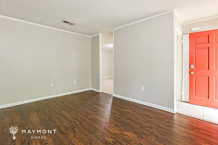 8707 Oakhaven Dr — Photo 4