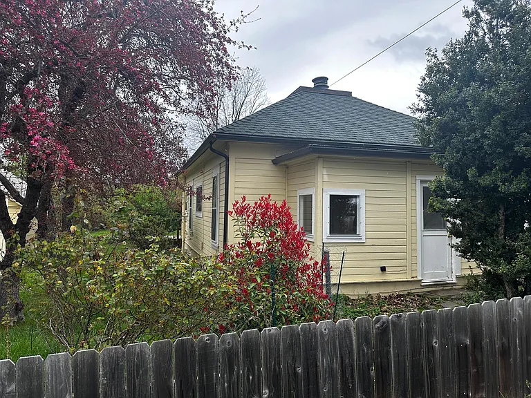 168 Lincoln St — Photo 1