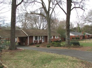 2734 Arnold Dr, Charlotte, NC 28205