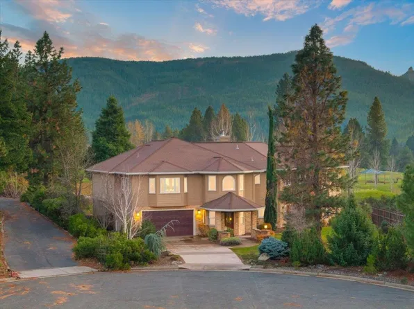 852 Deas Way, Mount Shasta, CA 96067