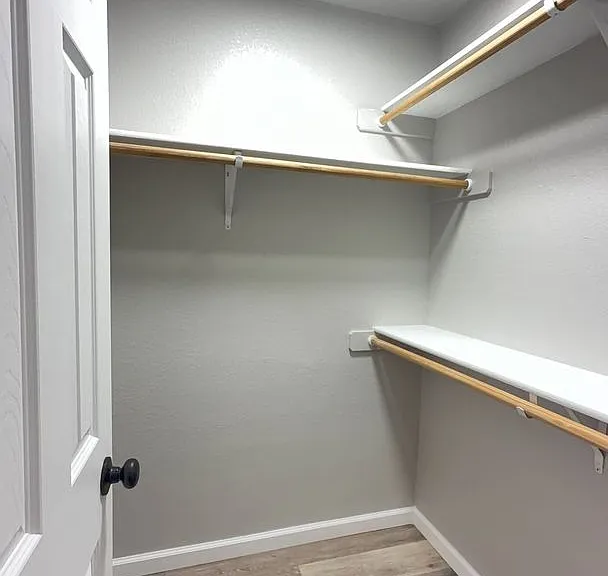 802 Samuel Dr — Photo 9