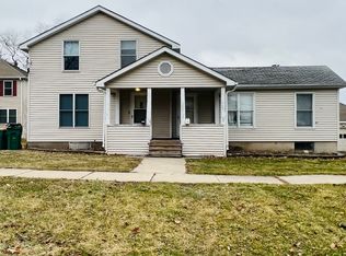 337 N Maple St, Sycamore, IL 60178