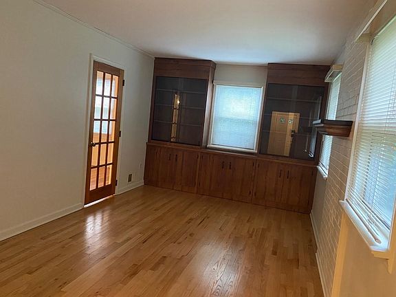 1st Floor Family Room