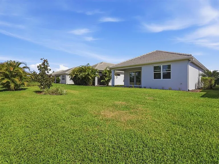 8113 Sternway Rd — Photo 34