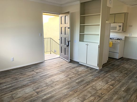 5th image of 1231 25th St #11