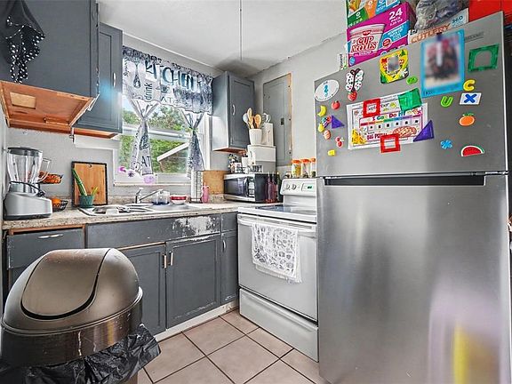 4th image of 1024 S ALHAMBRA CIRCLE