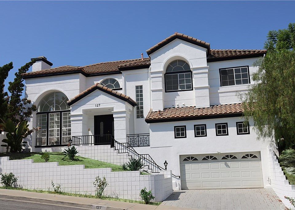 1st image of 127 Susan Way